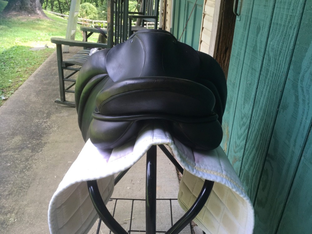 17" Hulesbos Dressage Saddle