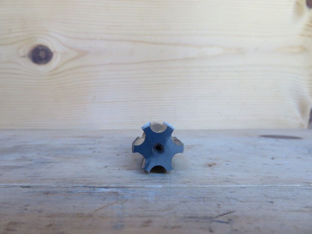 1 "-20 ( .011 ) undersized 6-Flute Hand Tap (#272-100)