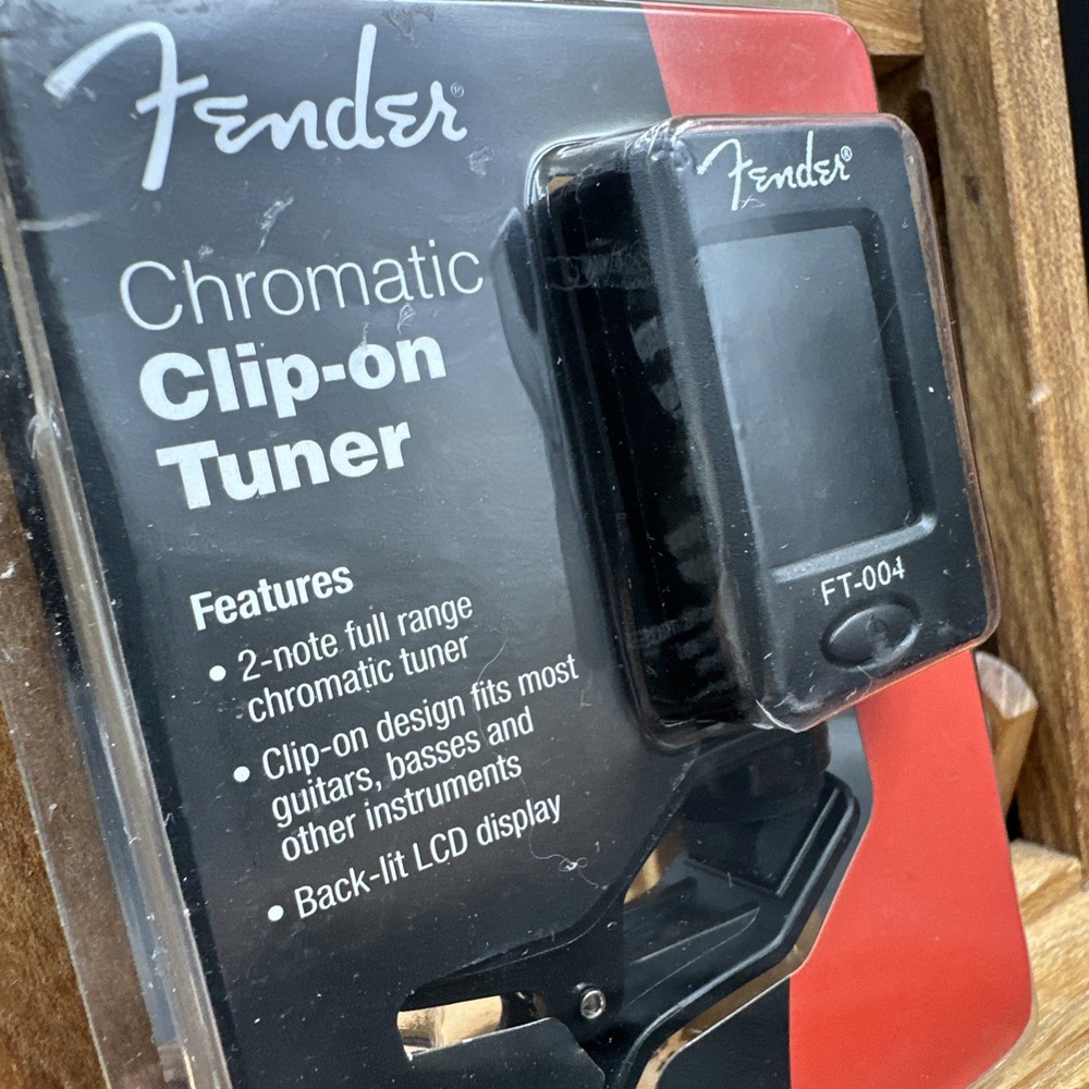 Fender FT-004 Clip-On Chromatic Guitar Tuner.