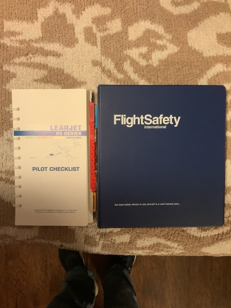 Flight Safety International Lear Jet 20 Training Manual & Checklist