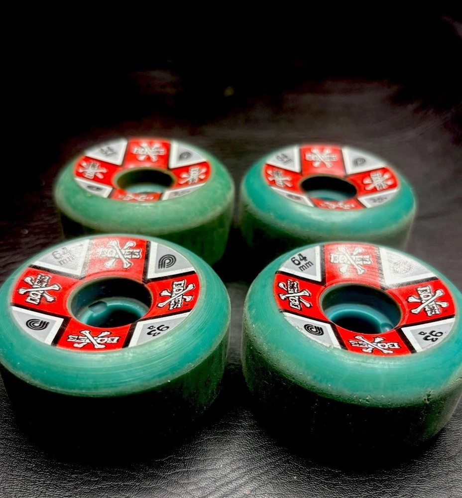 VINTAGE Powell Peralta CROSS BONES Blue Wheels  USED