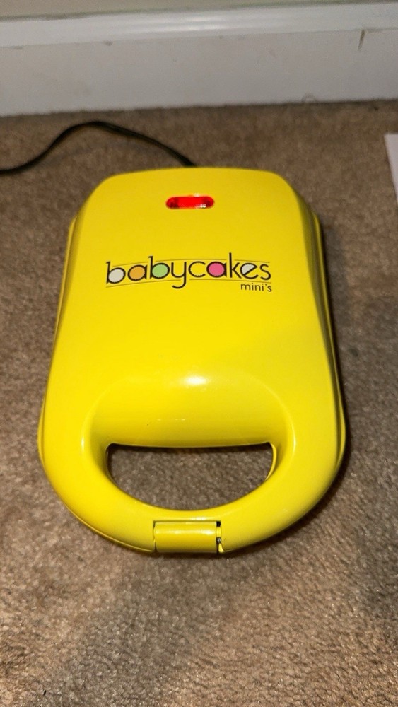 Babycakes 6 Mini Donut Maker NonStick