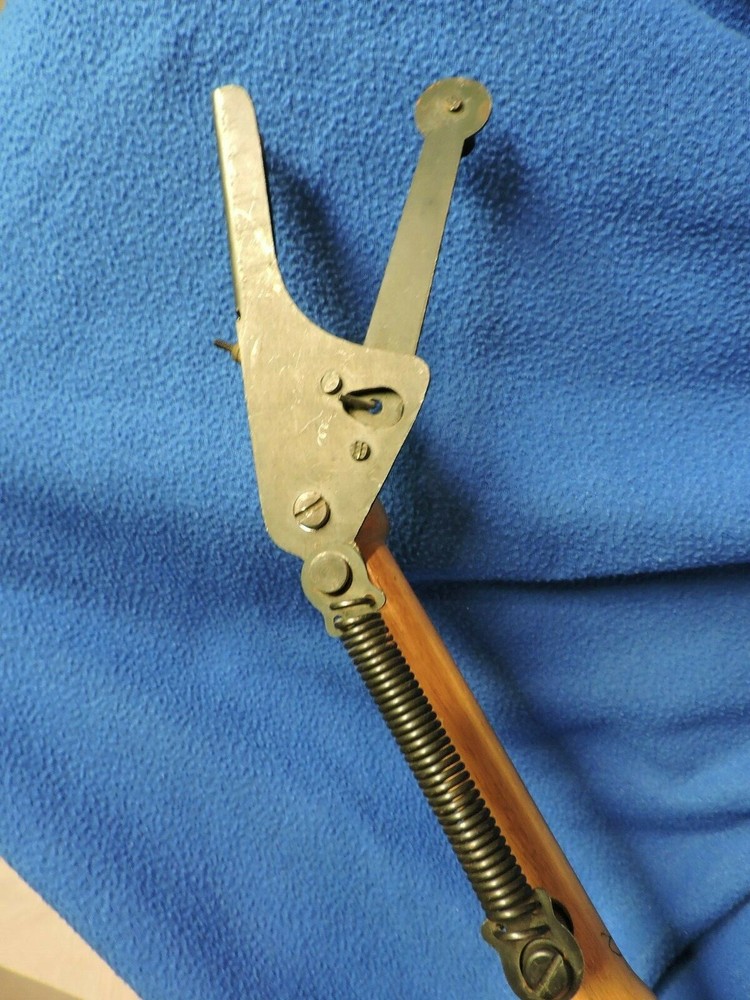 Vintage Skeet Thrower