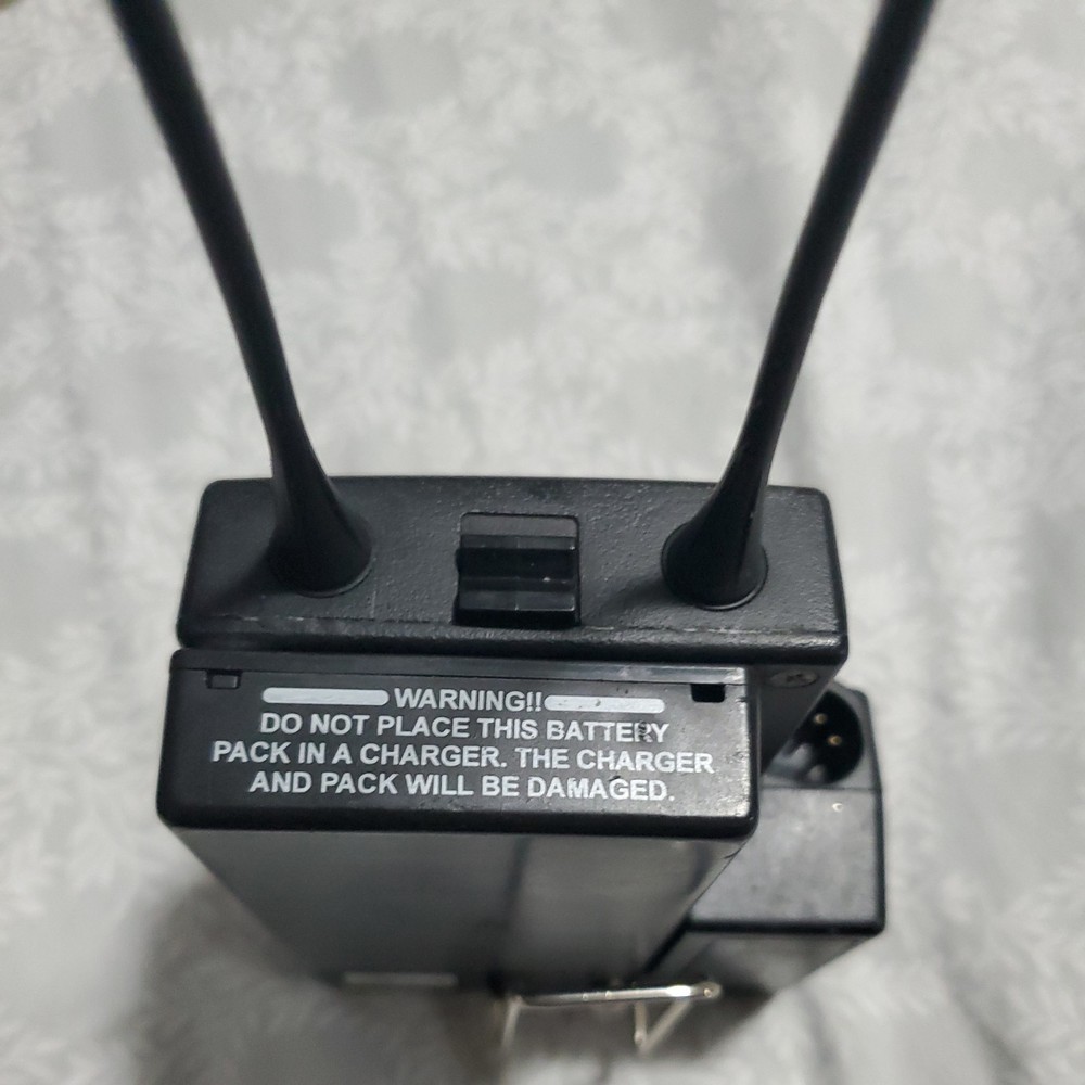 RADIOCOM TR-800 WIRELESS BELTPACK TRANSCEIVER
