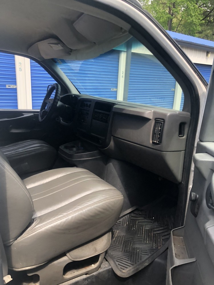 Carpet cleaning van with hydromaster 318