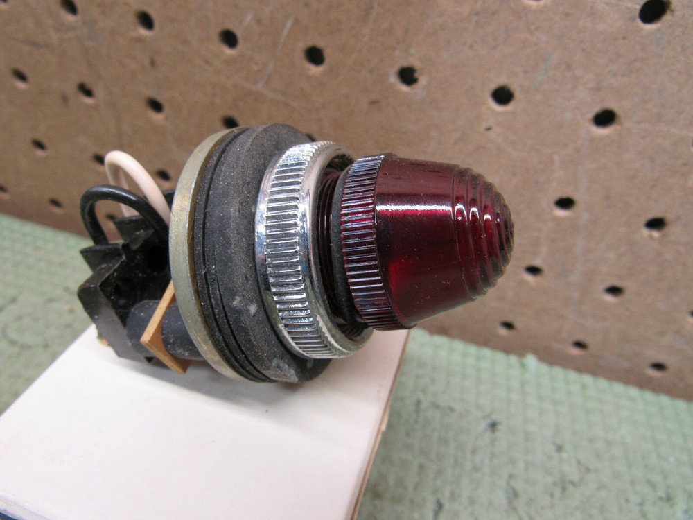 VINTAGE OTFF WESTINGHOUSE 120V. AC/DCI RED PANEL INDICATOR LIGHT RETRO