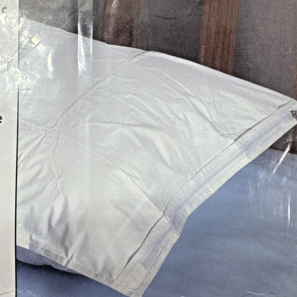NOS 2011 DMI Polyester Pillow Protector Machine Washable Standard 21 X 27 White