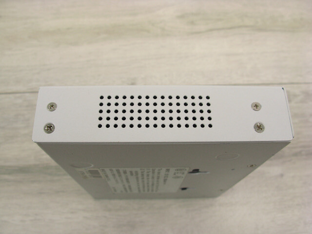 Linksys Stackable Etherfast 100BaseTX 4-Port Hub EZHUB04S