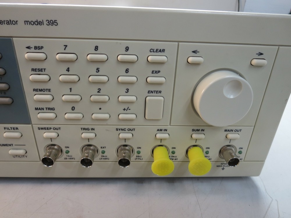 Wavetek,Mod: 395,100 MHZ Synthesized Arbitrary Waveform Generator,Unit Powers On