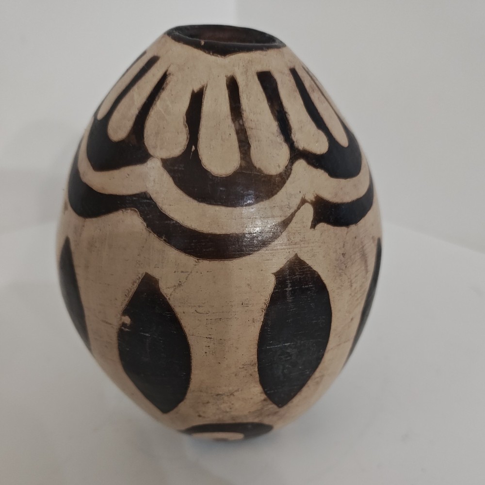 Possibly Vintage Peruvian Chulucanas Large Pottery Egg Geometric Design Handmade
