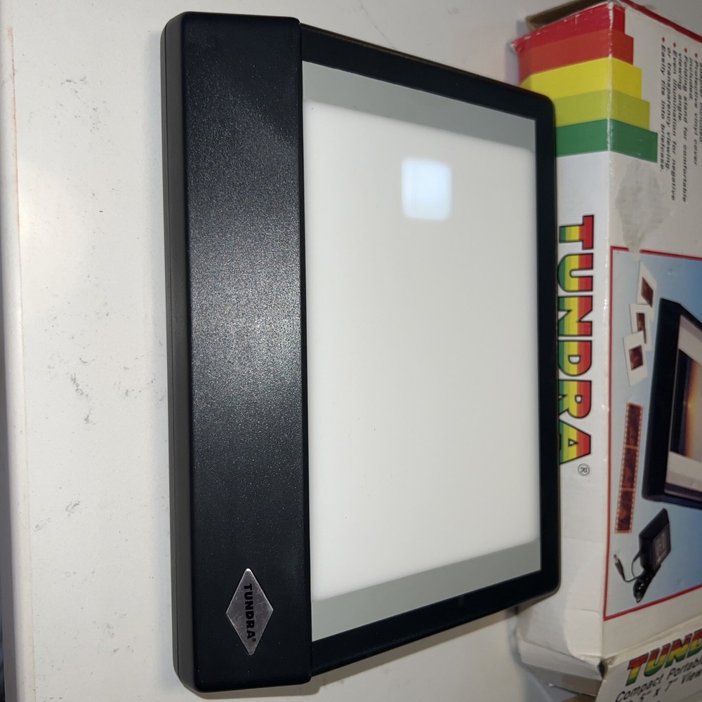 Tundra Compact Portable Light Box Model 96 CPLB