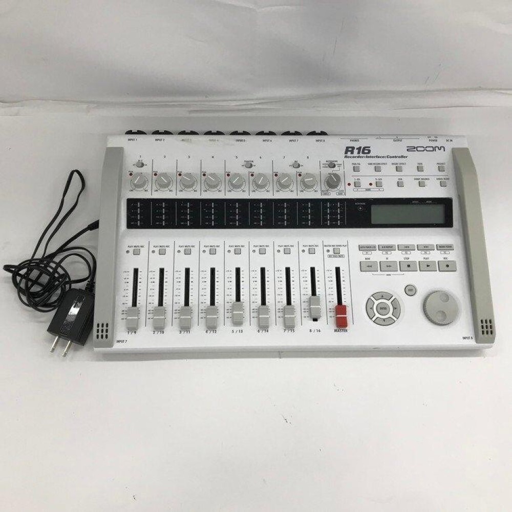 Zoom R16 Portable Multitrack Recorder Controller and Interface Good Condition