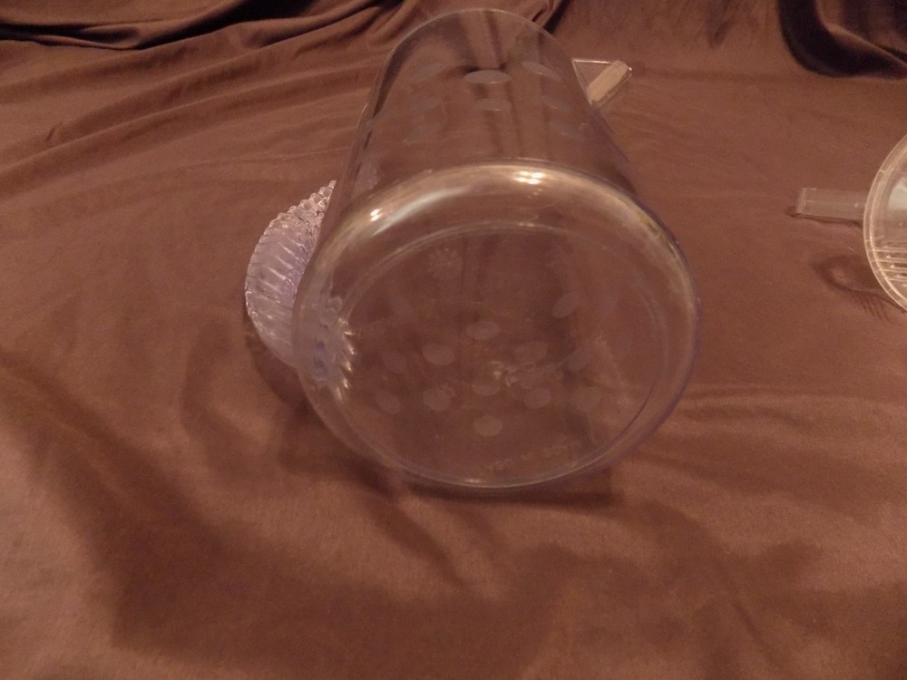 The Pampered Chef Pitcher Quick Stir 2 Quart Polka Dot Pattern # 2272