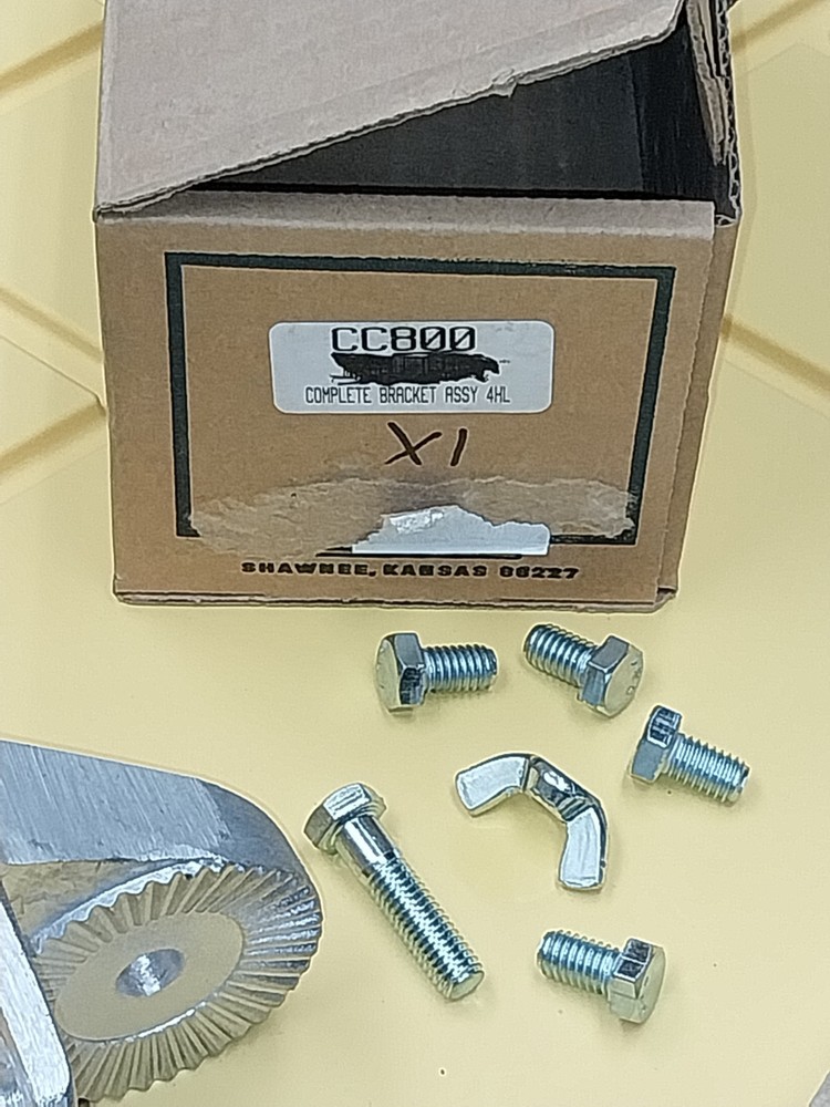 Kraft Tool Concrete Bull Float Bracket 4-Bolt Accepts Threaded Handles