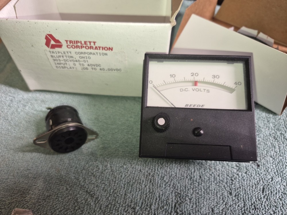 Beede Digital Voltmeter With Limits And Socket