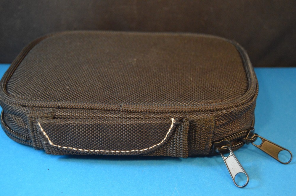 TomTom CARRYING - STORAGE CASE & CHARGING BASE Navigation GPS car auto Direction