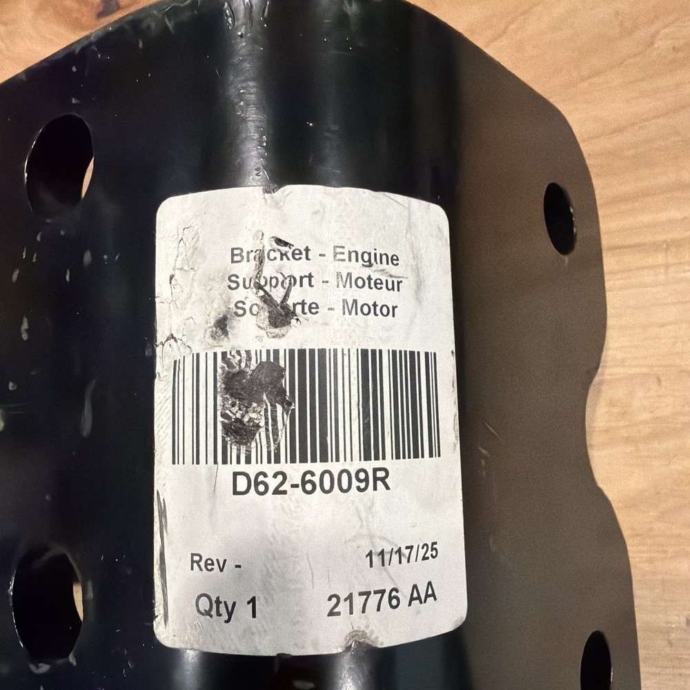 OEM Paccar Peterbilt Rear Engine Mount Right D62-6009R