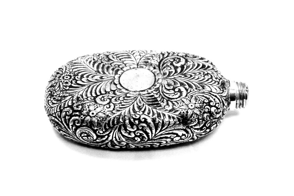 VINTAGE SILVER DRINK FLASK WITH SILVER SHOT CUP