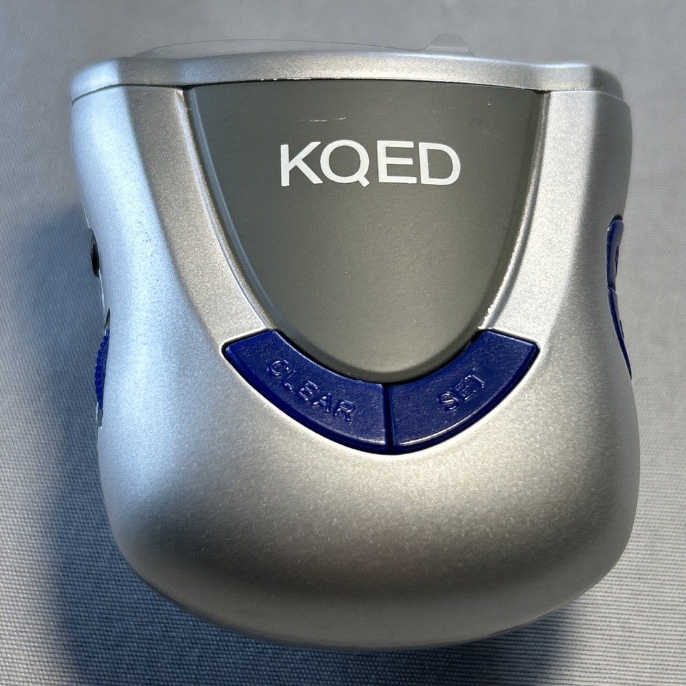 KQED LCD Screen Headphone Jack Multi Function FM Radio Clip-on Pedometer