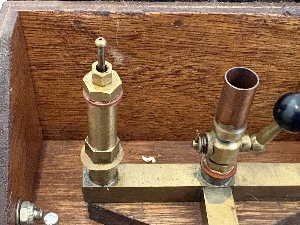 vintage deadweight tester