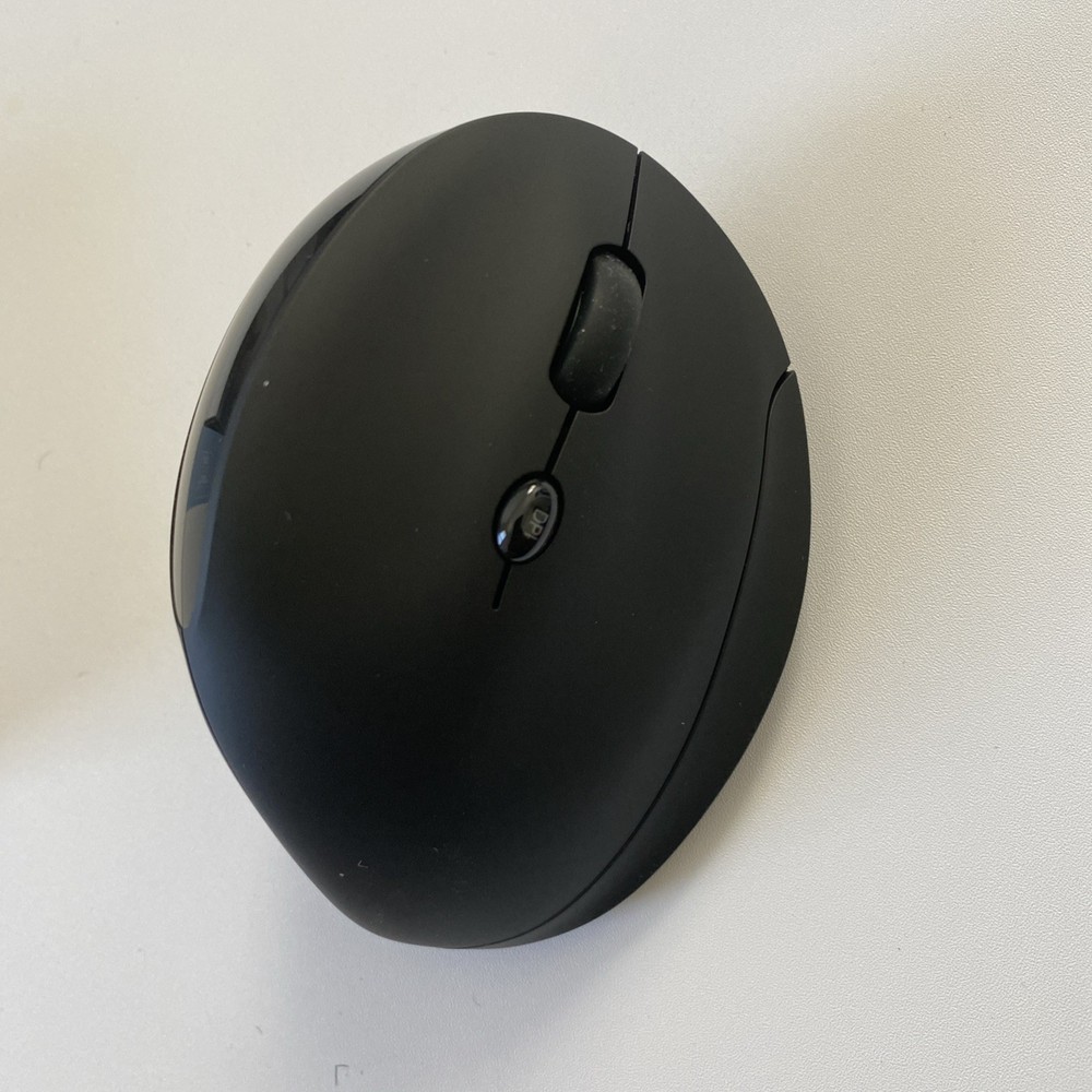 Insignia - Bluetooth wireless 6-Button Ergonomic Mouse - Black