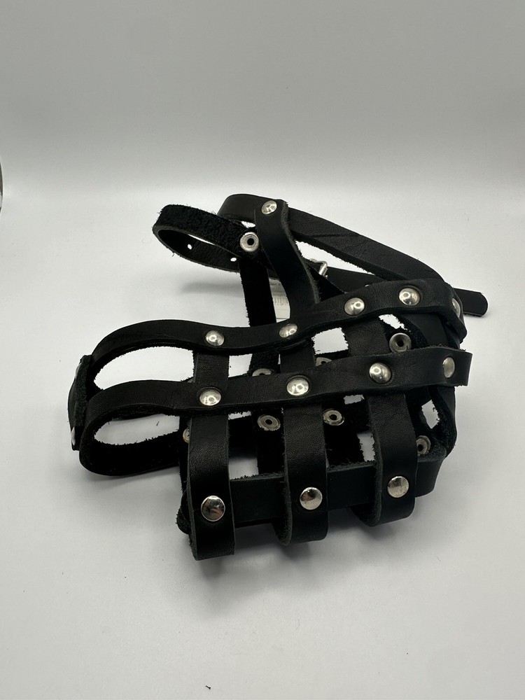 Dog 100% Leather Basket Muzzle Blk Snout Length 2.75” Muzzle Circumference 13.7”