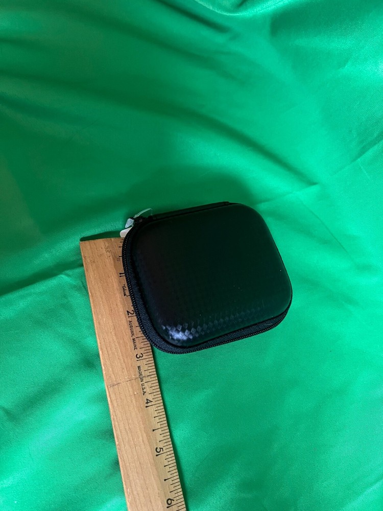 Walgreens - travel pull holder with zipper