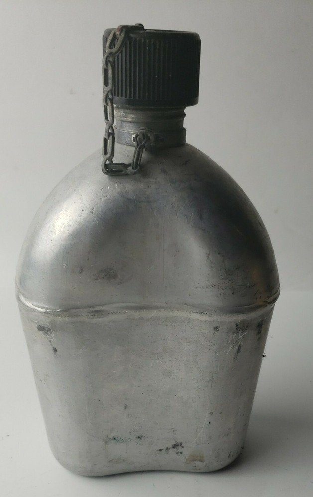 Vintage Canteen Water Bottle .