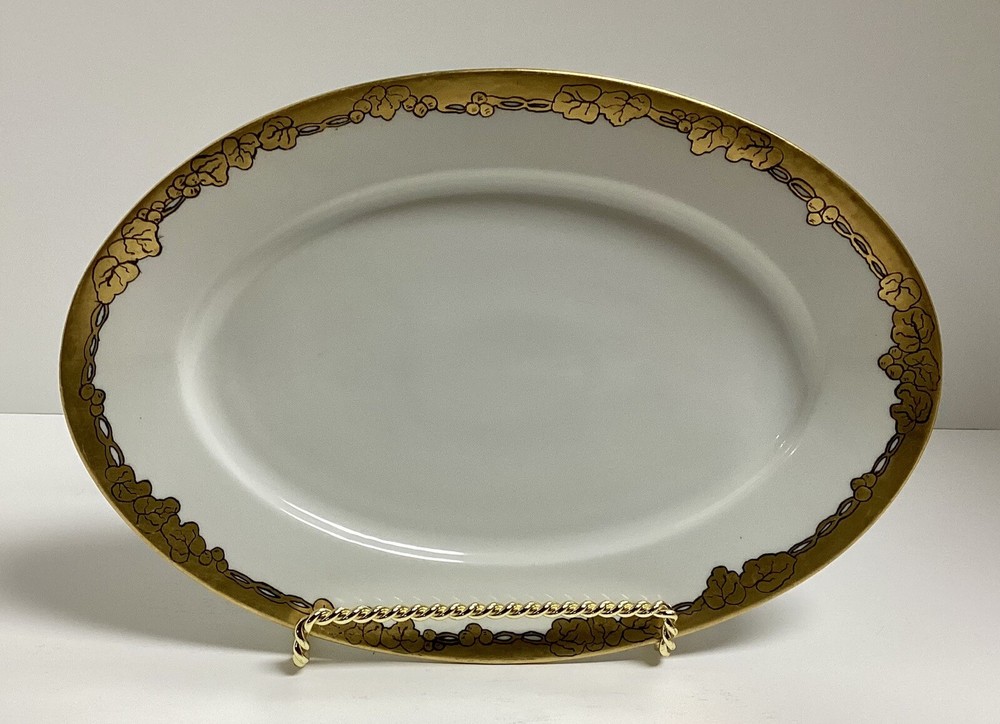Hutschenreuther Oval Serving Platter Gold Trim Leaf Pattern Marked Favorite LHS