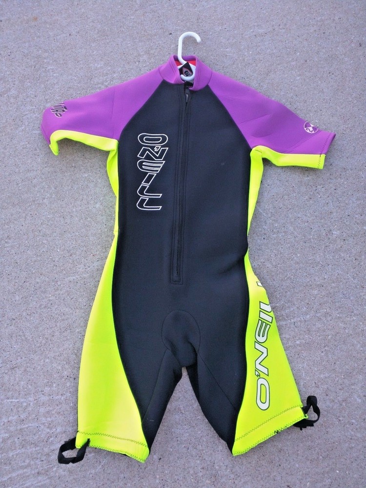 O'NELL WET SUIT SIZE MEDIUM