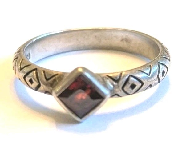 Brighton Garnet Ring Sz 7.75 Sterling Silver Stack Band Signed Heart Boho