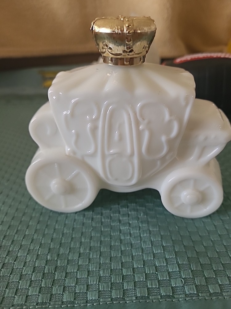 VINTAGE WHITE GLASD CARRIAGE CONTAINER (BIN YY)