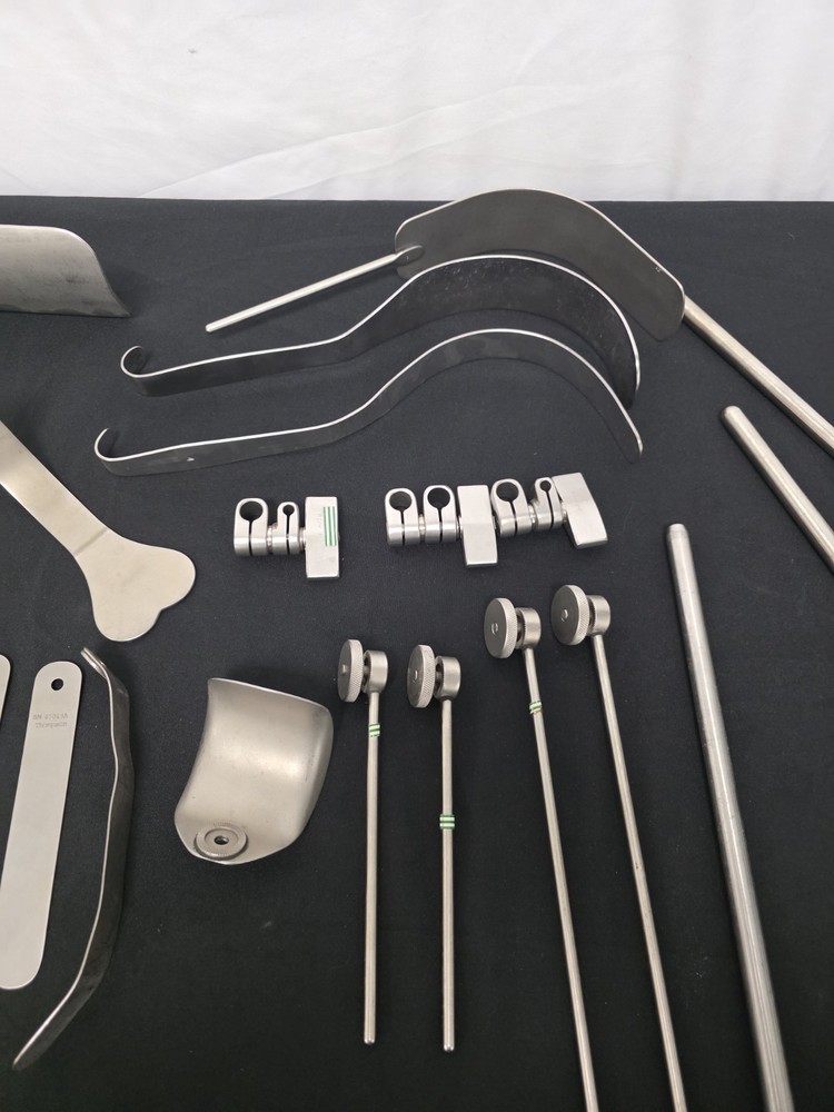 Thompson Surgical Retractor Set & Tray