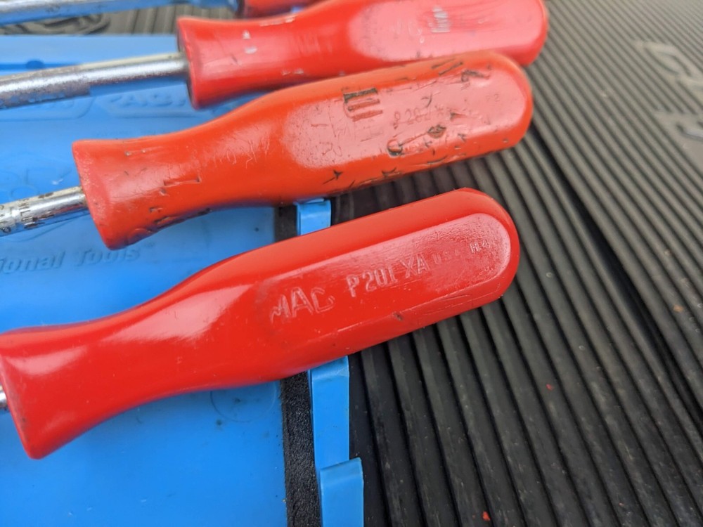 #az419 Vintage Mac Tools Red Hard Handle Mixed Screwdriver Set