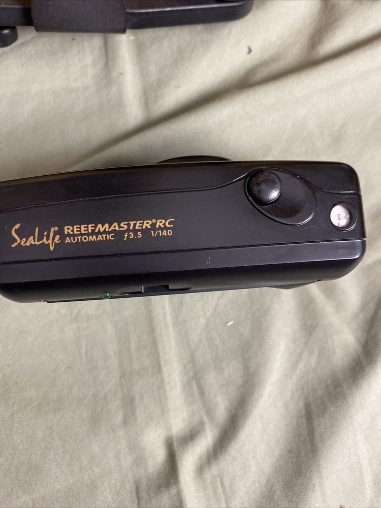 SeaLife Camera Kit With Camera, Enclosure, Flash And Case WORKS!!