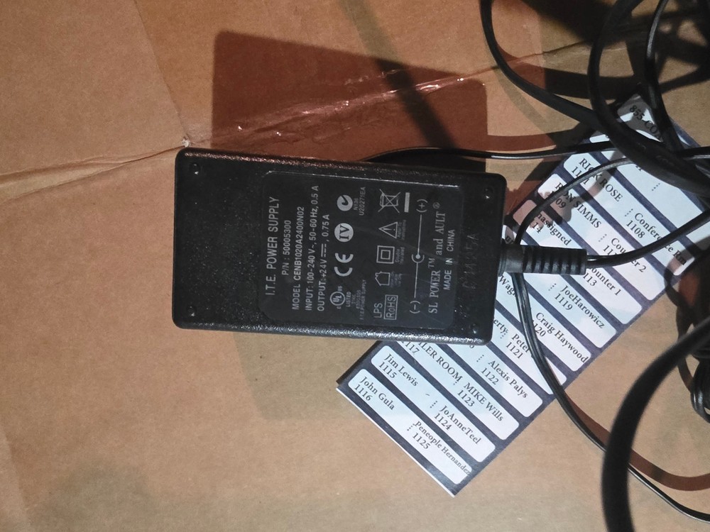 Phone Mitel System 21 Phones 9 Programable Key Module 4 head sets charging ports