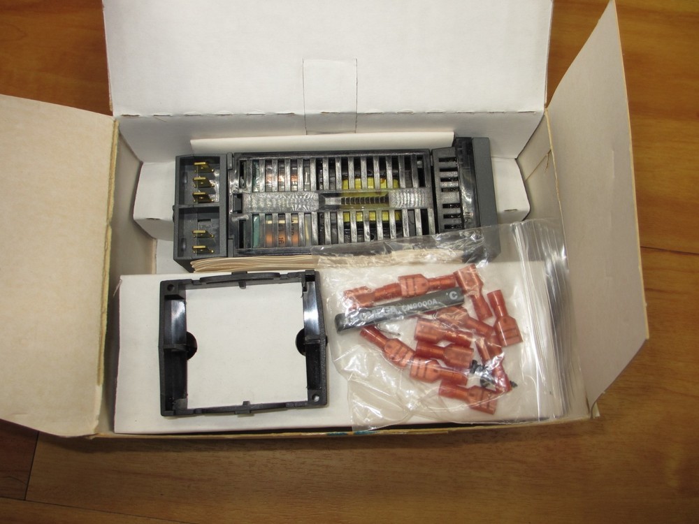 Omega CN9111 *USED* Temperature Controller CN9000