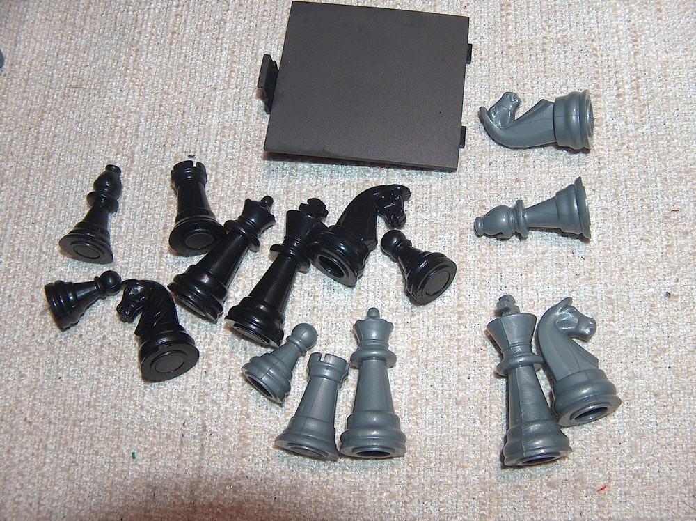 Excalibur Electronics Kingmaster    Magnetic Chess Checkers Replacement Pieces