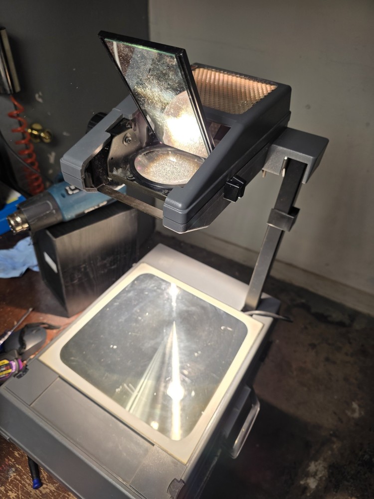 3M 2000 AG Overhead Projector Folding Briefcase Portable Model Works
