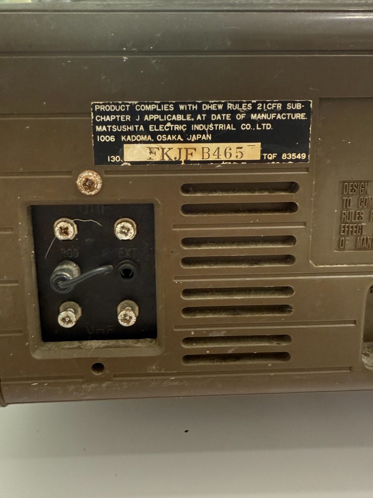 VINTAGE PANASONIC SOLID STATE PORTABLE TELEVISION TR-525