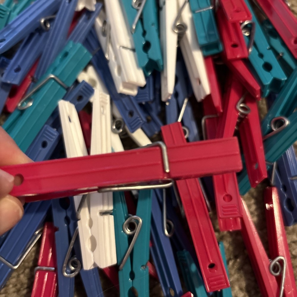 Plastic Cloths Pins Bag Full 45+ Red White Blue