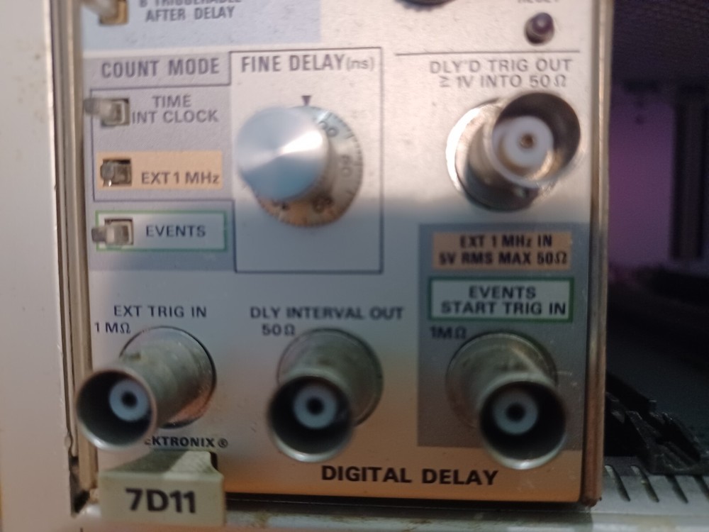 Tektronix 7D11 Digital Delay Plug-in Module - Tested for Power
