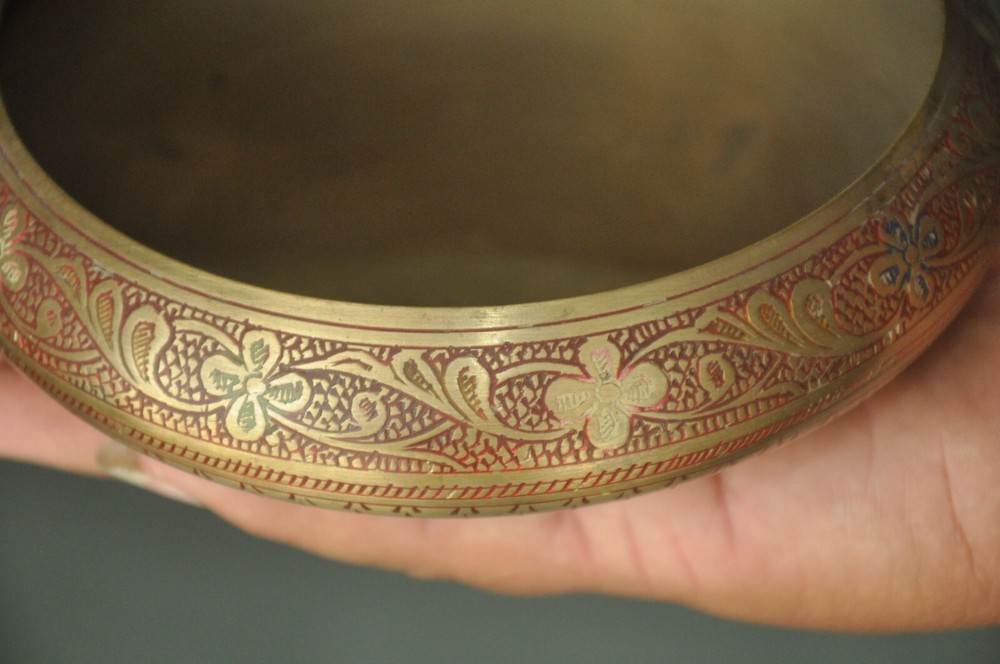 Vintage Handcrafted Solid Round Shape Lacquer Bowl, Nice Patina