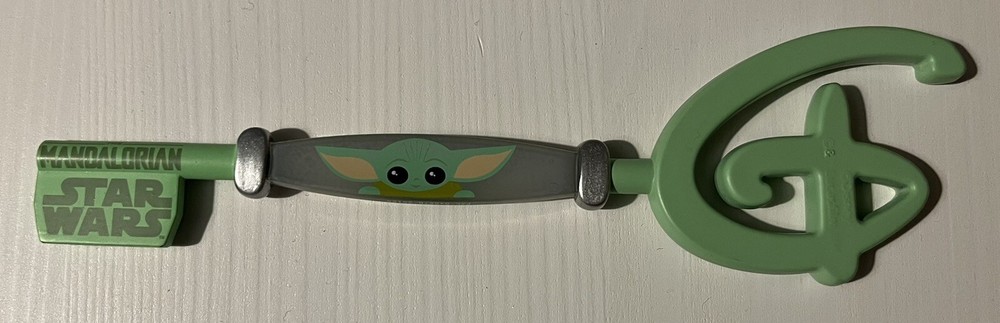 Disney Store Grogu Mandolorian Key