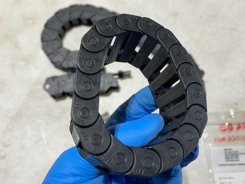 igus Plastic E-Chain Cable Carrier E-Z Chain Approx 24" Long + extras
