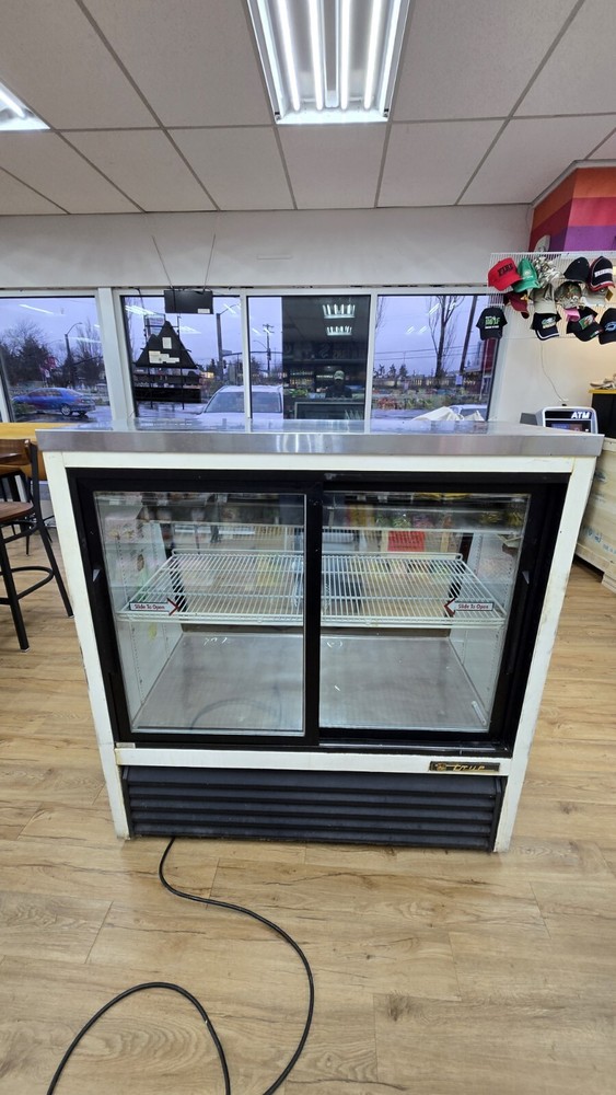 True Deli Refrigerator
