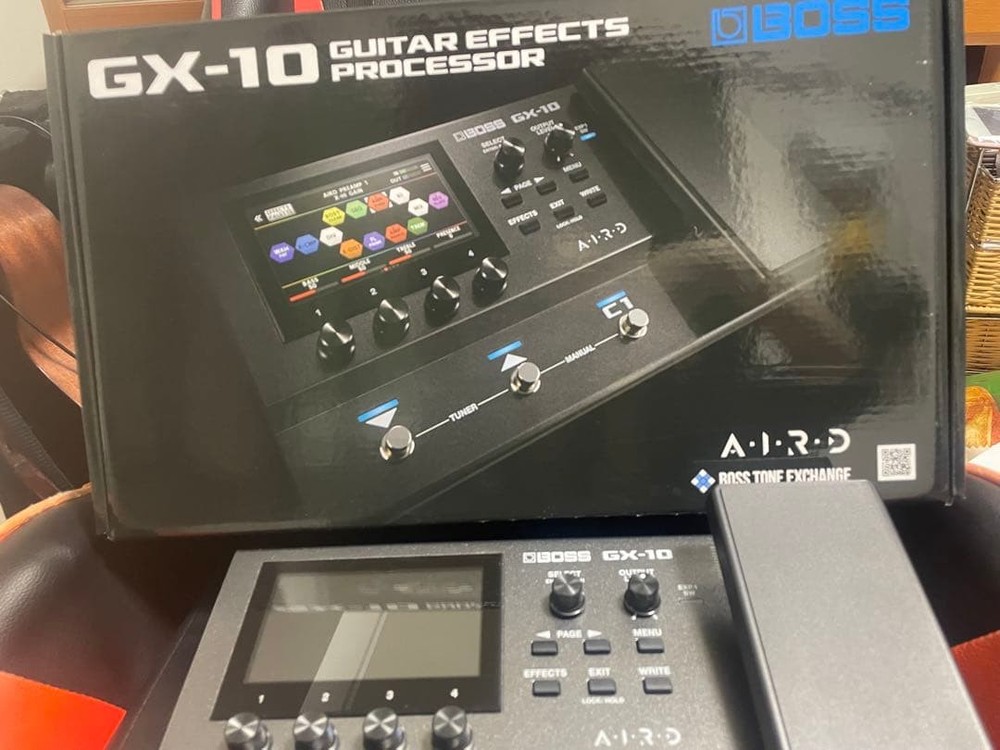 BOSS GX-10 Guitar Effects Processor
