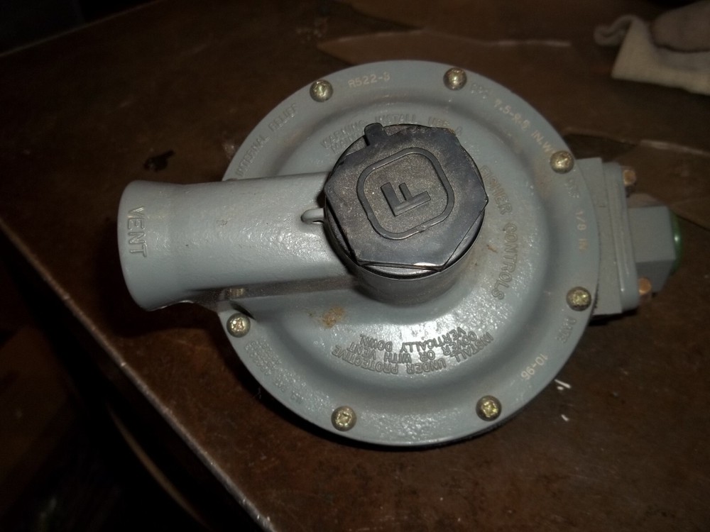 FISHER R522-3 GAS REGULATOR (LL4)
