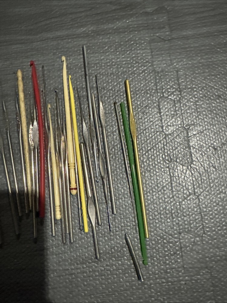 Different Size And Types Crochet Hook ( 25 Count)