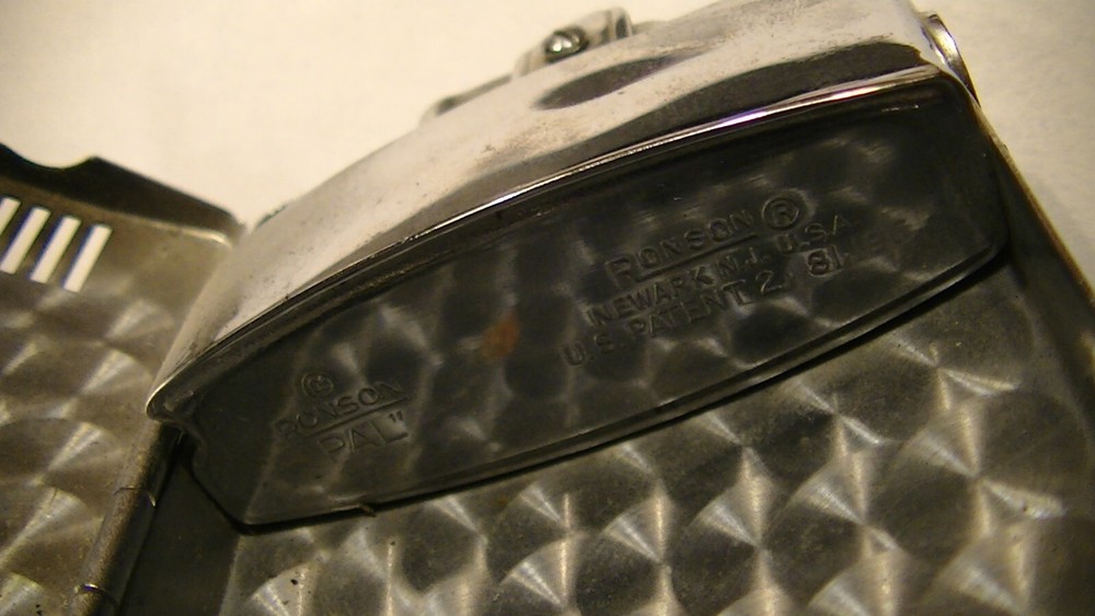 PAL RONSON CIGARETTE LIGHTER HOLDER ORIGINAL BOX CLOTH ART DECO PYROPHORIC 1949